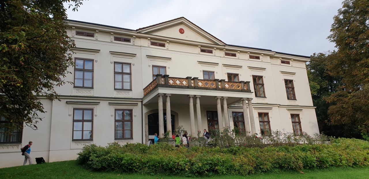 Zámek_Lešná_u_Valašského_Meziříčí_2 image Zámek Lešná u Valašského Meziříčí 2